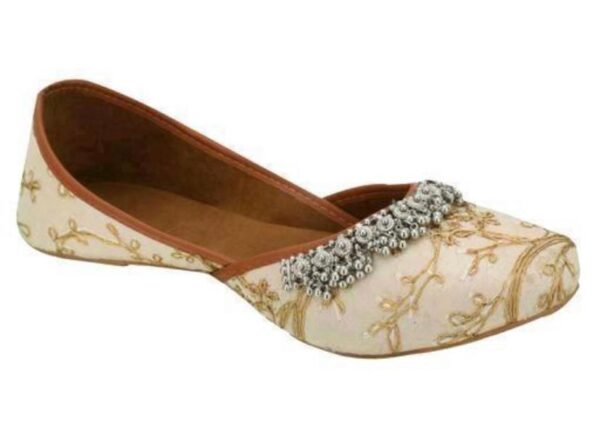 Sonia Collections Jutti Off White, embroidered with Ghungroo - Image 6