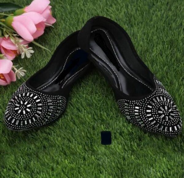 🩰 Sonia Collections – Black Handcrafted Ethnic Jutti for Women - Image 3