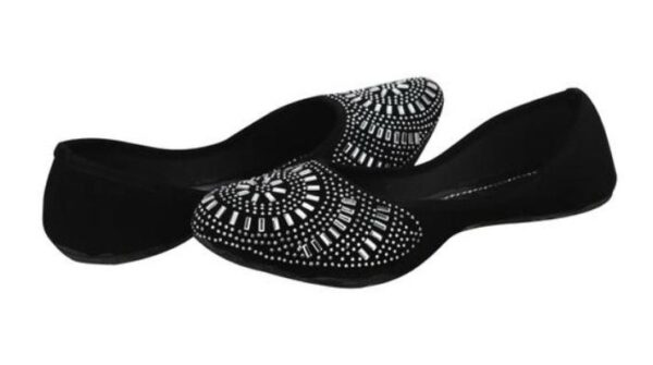 🩰 Sonia Collections – Black Handcrafted Ethnic Jutti for Women - Image 4