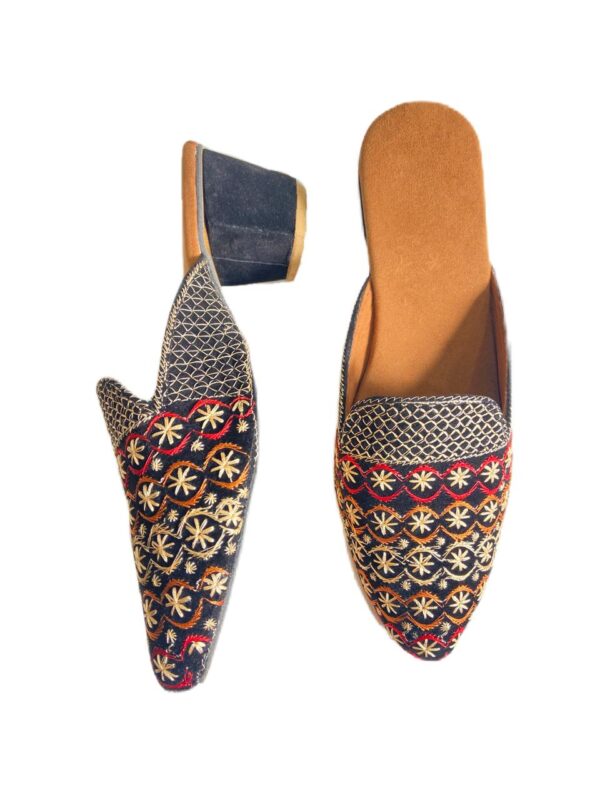 🩰 Sonia Collections – Heel Handcrafted Ethnic Jutti for Women - Image 2