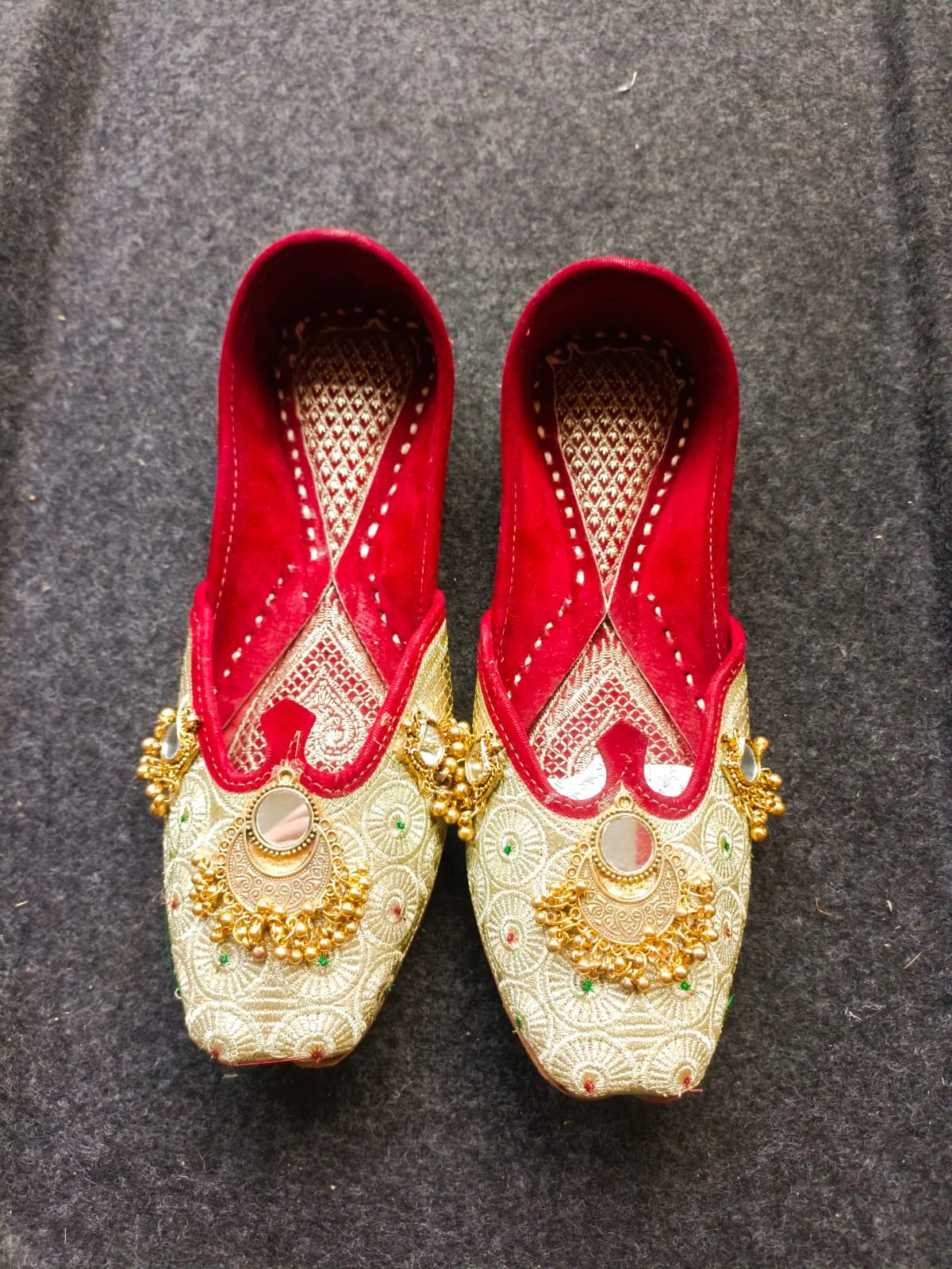 Handcrafted Indian Jutti for Women | Cream Red Gold Embroidered - Image 2