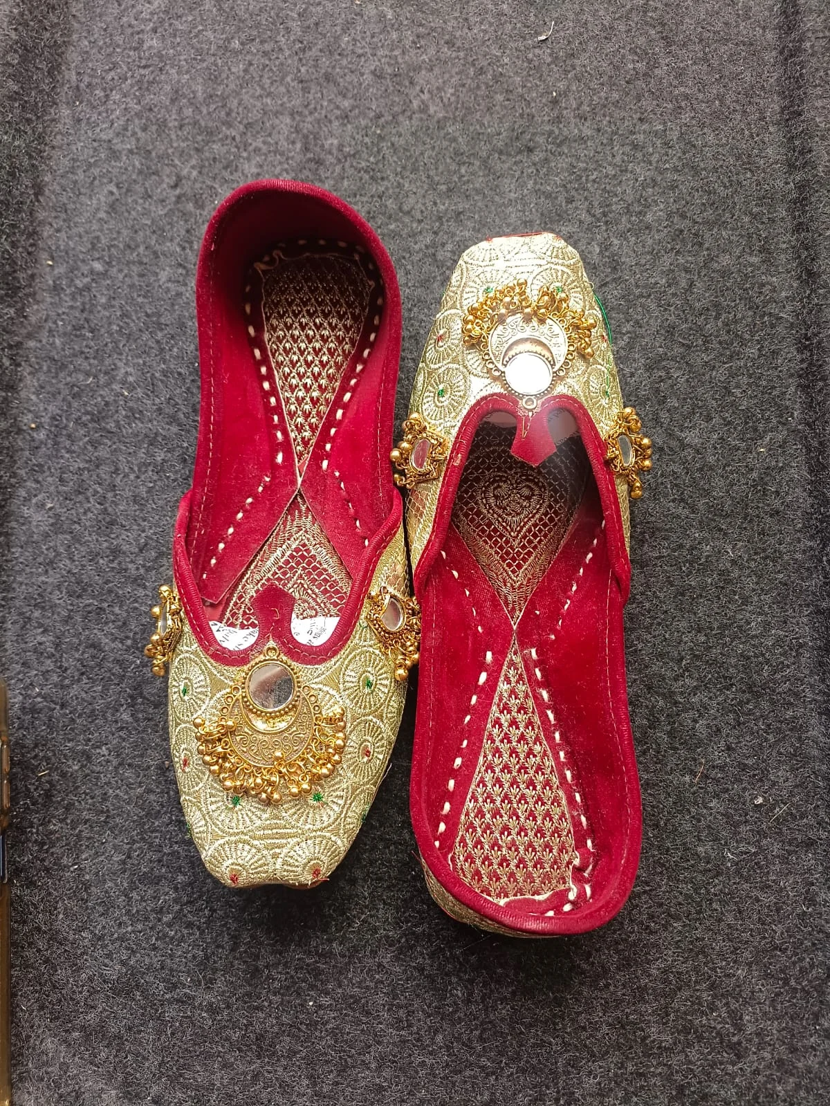 Handcrafted Indian Jutti for Women | Cream Red Gold Embroidered - Image 3