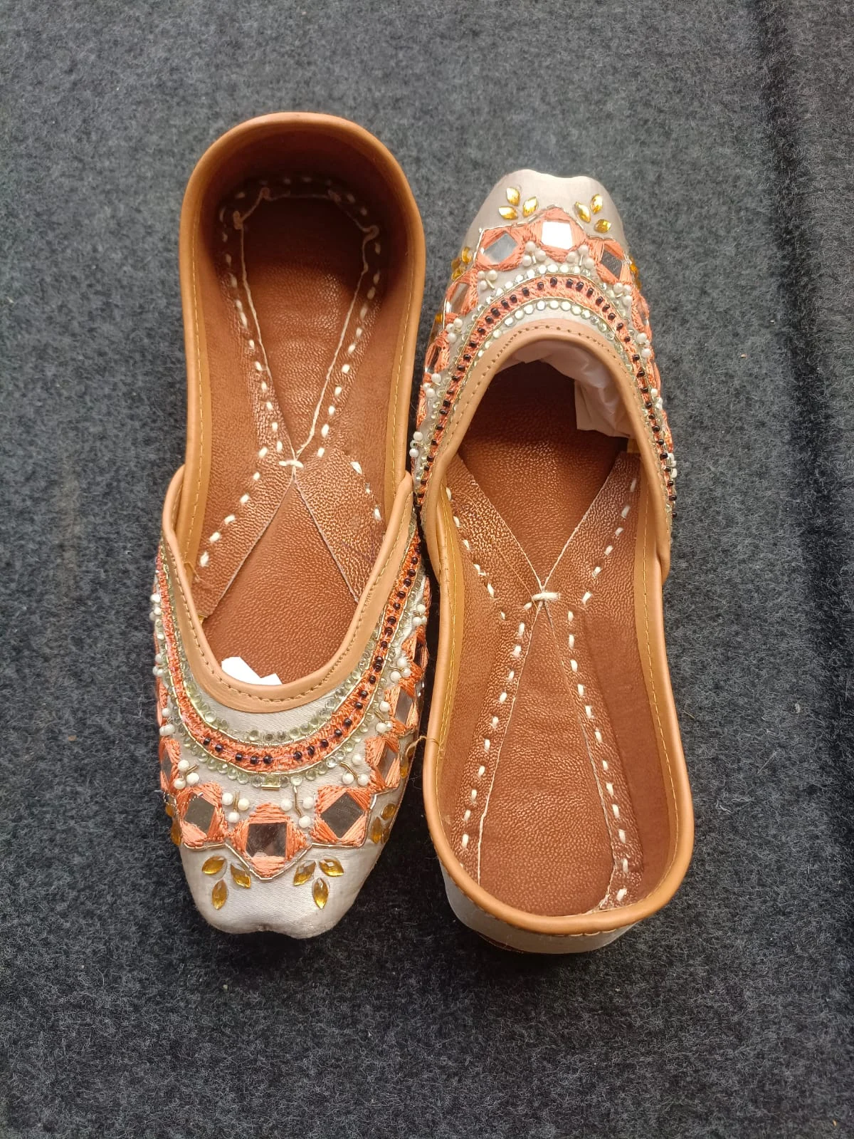 Handcrafted Indian Jutti for Women | Cream Peach Gold - Image 2