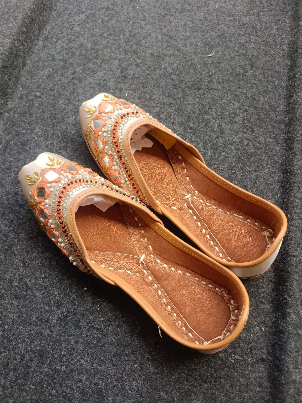 Handcrafted Indian Jutti for Women | Cream Peach Gold - Image 4