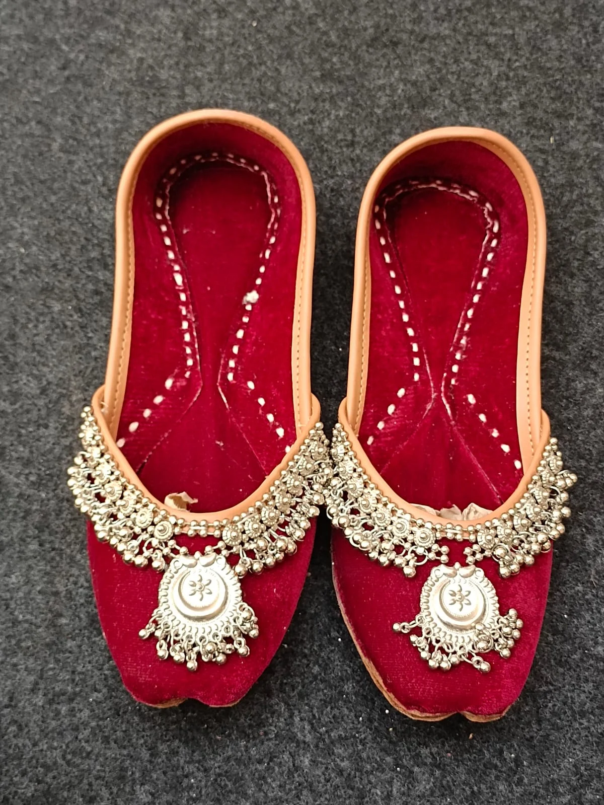 Red Velvet Indian Jutti for Women - Image 3