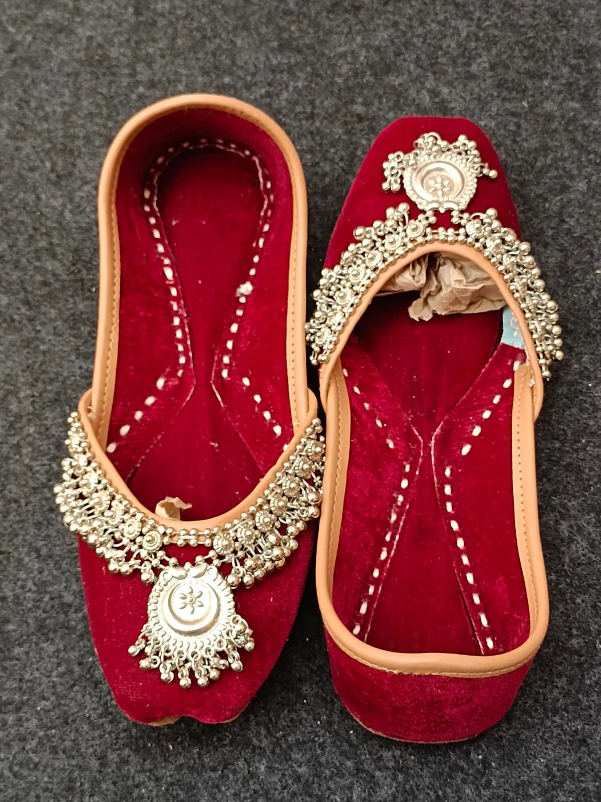 Red Velvet Indian Jutti for Women - Image 4