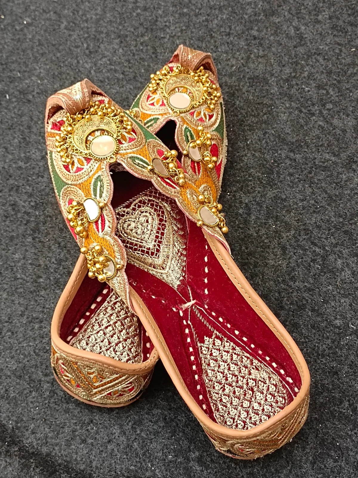 Women's Multicolor Gold Embroidered Jutti with Maroon Lining – Traditional Indian Khussa - Image 2